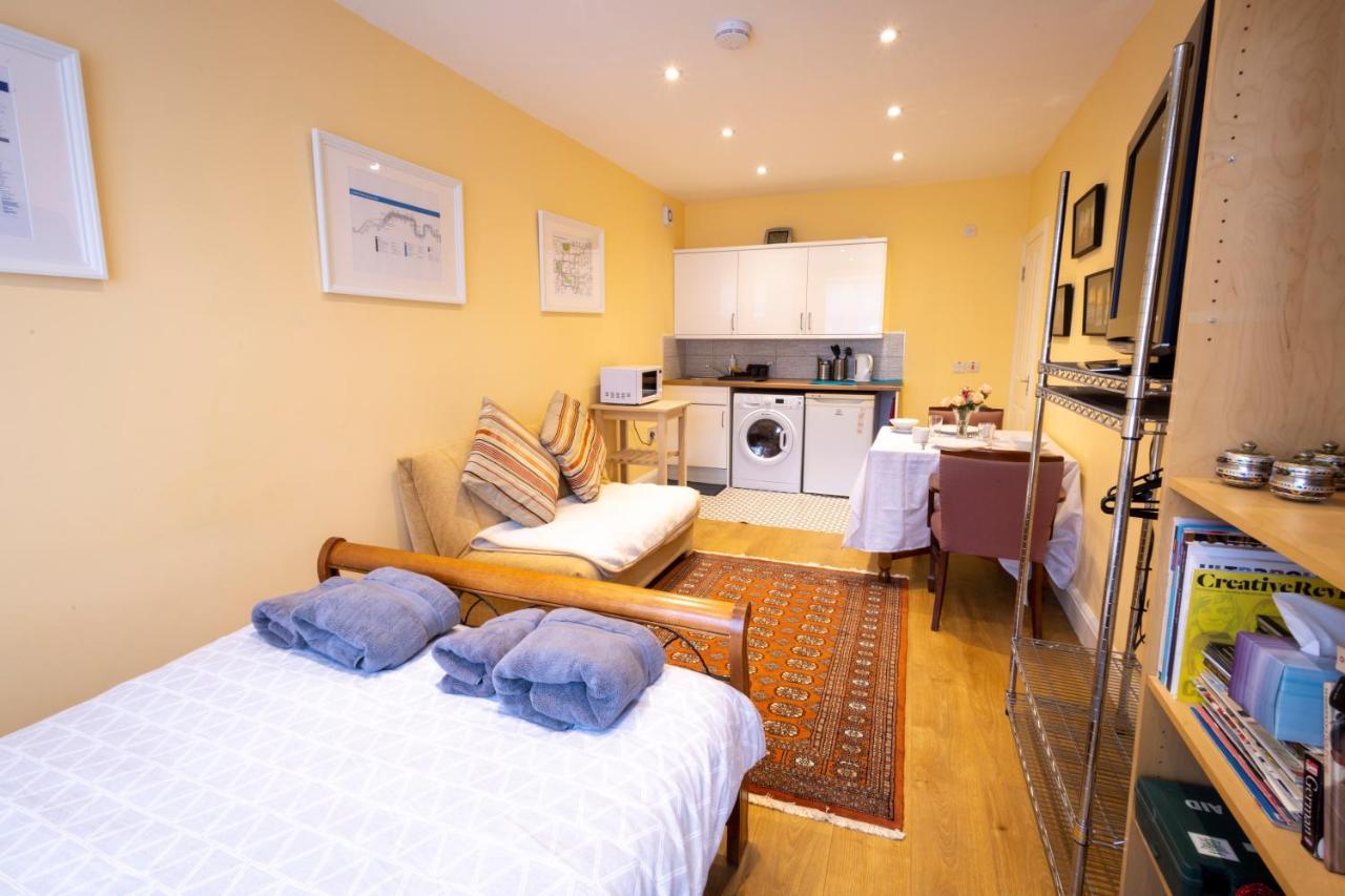 London Vegetarian Smoke & Pet Free En-Suite With Ev Parking Edgware Ngoại thất bức ảnh